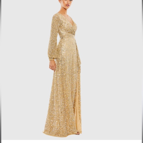 Mac Duggal Dresses & Skirts - MAC DUGGAL Multi-Colored Sequin Long Sleeve Gown in Champagne Sz 14 NWT FLAWED